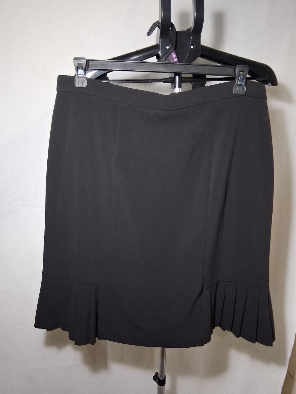 Dressbarn Office Church Classic Black Plus Size Skirt with Pleated Hem 16W